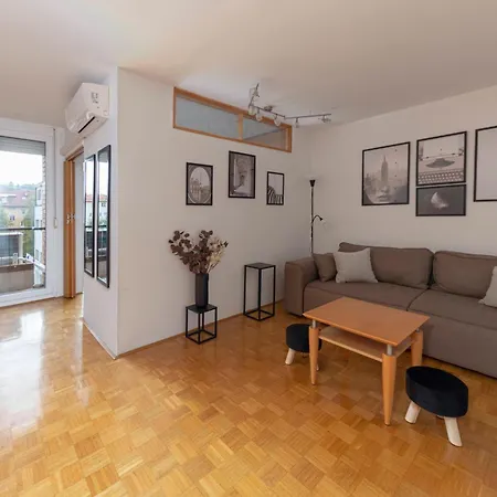 Apartma Antony Apartment *